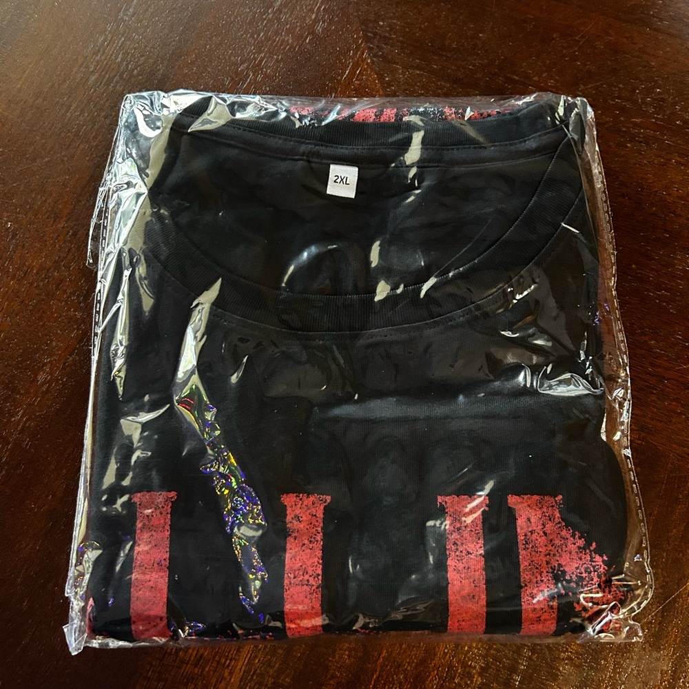 Falling in Reverse tshirt - Picture 3 of 3
